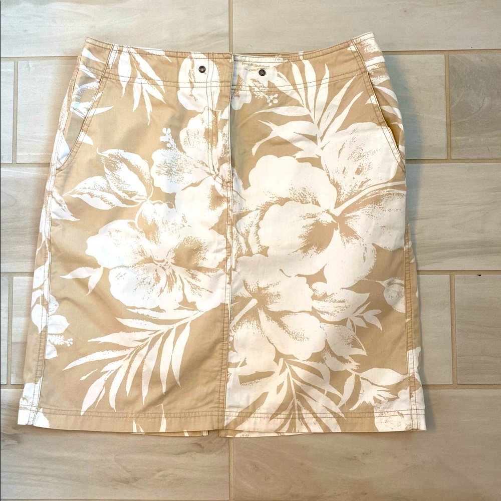NY&Co|| Tan/white Hawaiian skirt with pockets